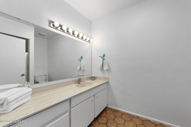 5102 N Camino De La Cumbre, Tucson, AZ 85750