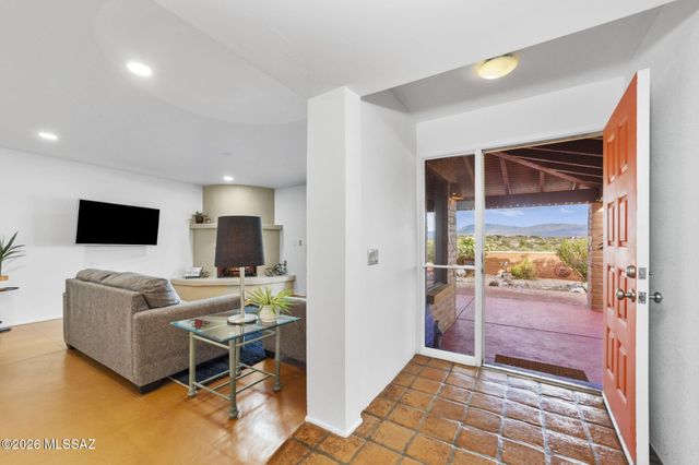 5102 N Camino De La Cumbre, Tucson, AZ 85750