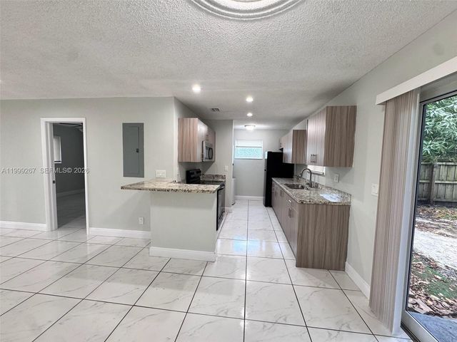 206 NW 5th Ave, Dania Beach, FL 33004