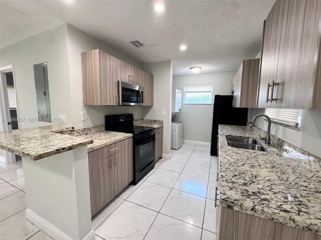 206 NW 5th Ave, Dania Beach, FL 33004