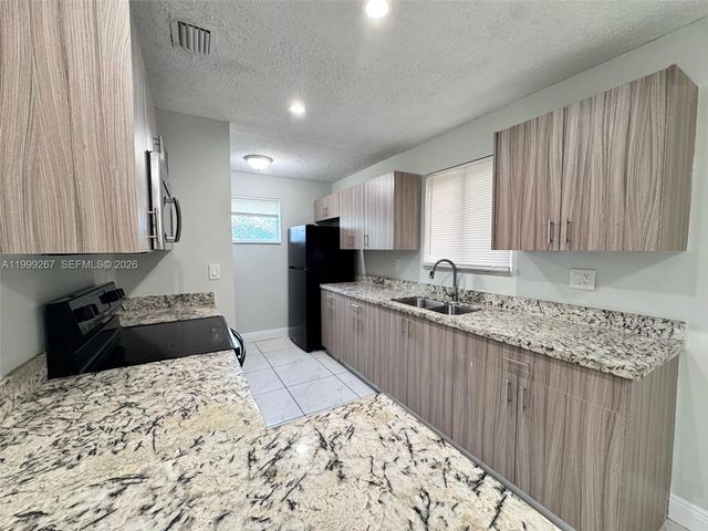 206 NW 5th Ave, Dania Beach, FL 33004