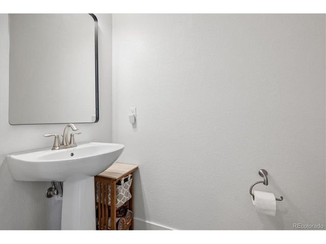 11399 E 25th Dr, Aurora, CO 80010