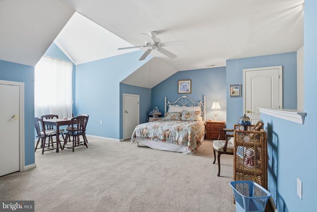 9 LEGACY OAKS DR, Richboro, PA 18954