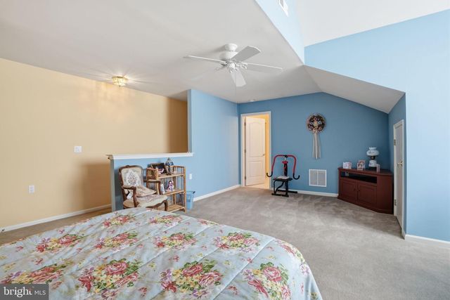 9 LEGACY OAKS DR, Richboro, PA 18954