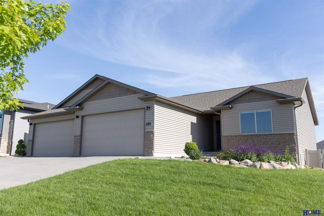 7535 Tavin Drive, Lincoln, NE 68516