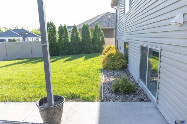 7535 Tavin Drive, Lincoln, NE 68516