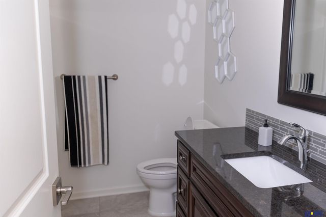 7535 Tavin Drive, Lincoln, NE 68516