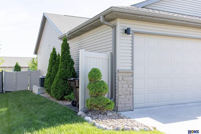 7535 Tavin Drive, Lincoln, NE 68516