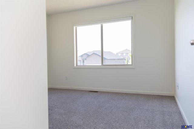 7535 Tavin Drive, Lincoln, NE 68516
