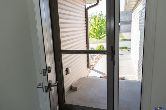 7535 Tavin Drive, Lincoln, NE 68516