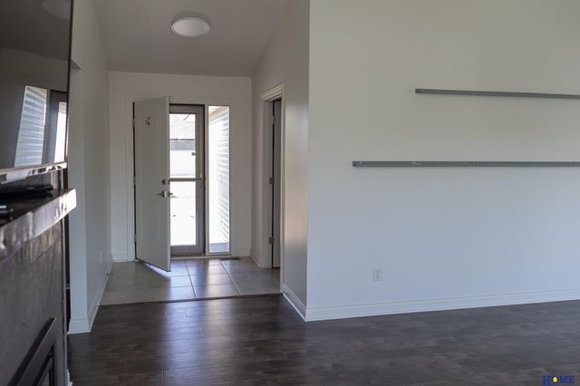 7535 Tavin Drive, Lincoln, NE 68516