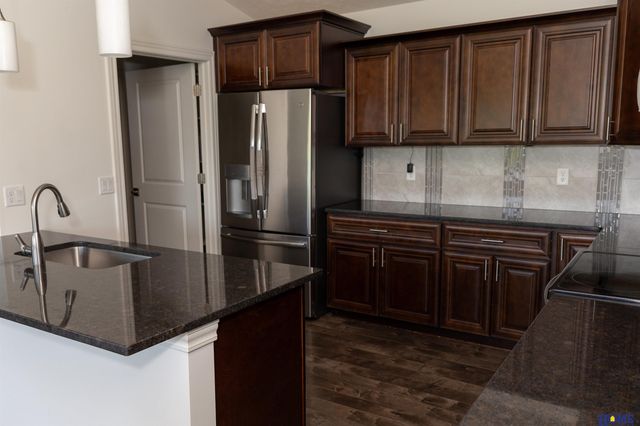 7535 Tavin Drive, Lincoln, NE 68516