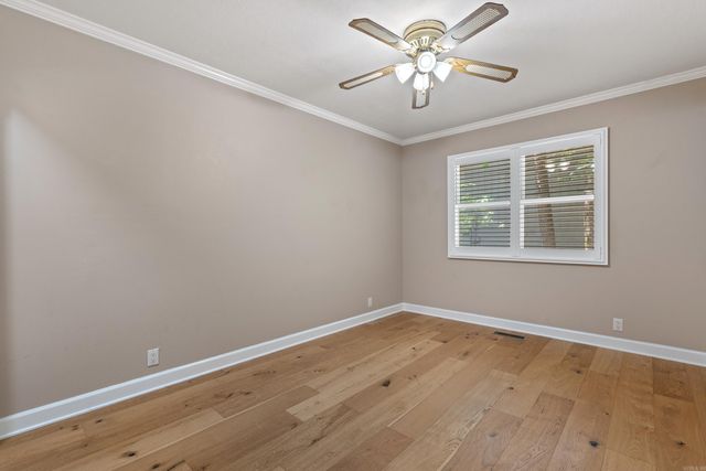 10 Balenciaga Way, Hot Springs Village, AR 71909