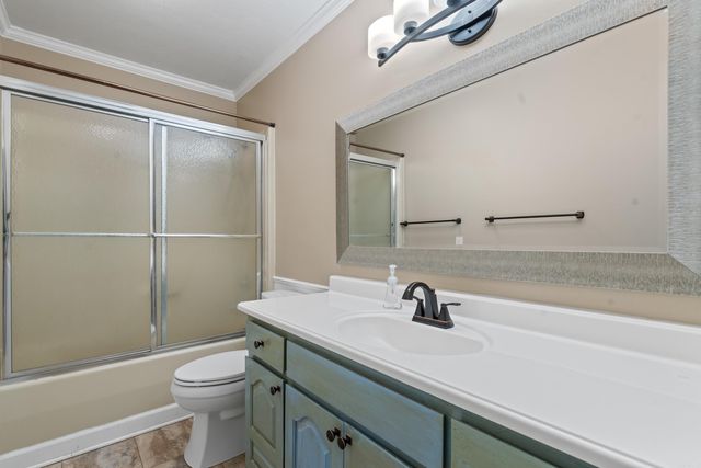 10 Balenciaga Way, Hot Springs Village, AR 71909