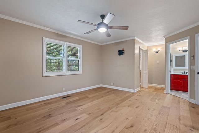 10 Balenciaga Way, Hot Springs Village, AR 71909
