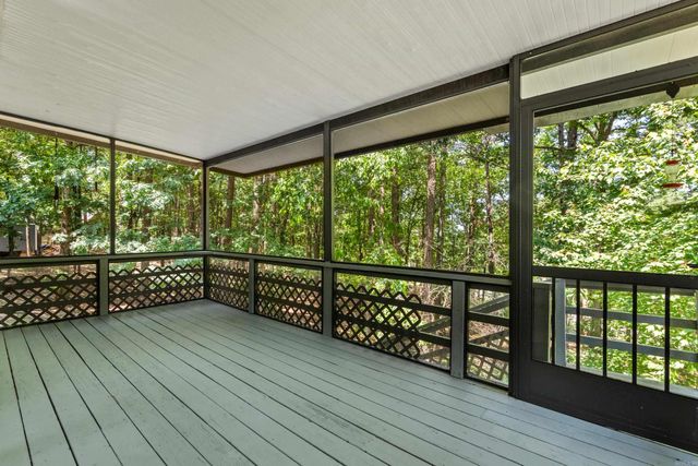 10 Balenciaga Way, Hot Springs Village, AR 71909