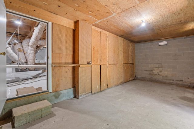10 Balenciaga Way, Hot Springs Village, AR 71909