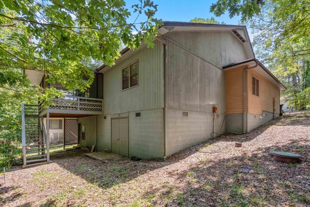 10 Balenciaga Way, Hot Springs Village, AR 71909