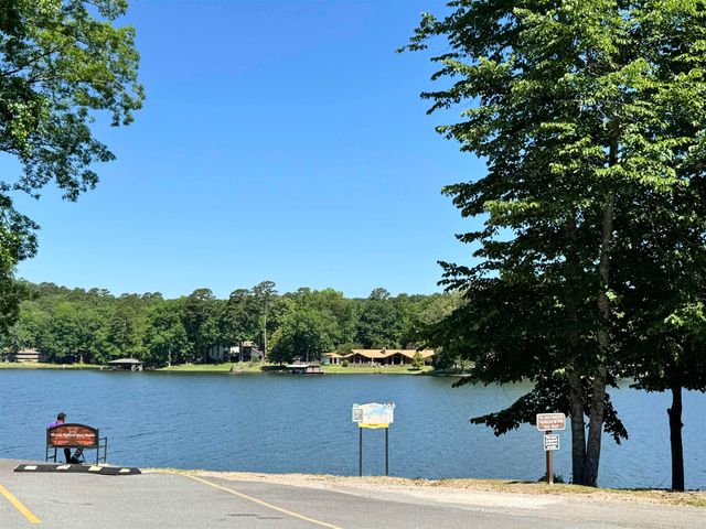 10 Balenciaga Way, Hot Springs Village, AR 71909