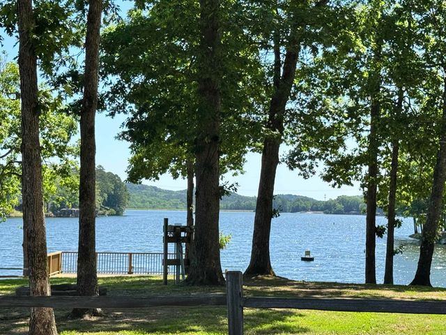 10 Balenciaga Way, Hot Springs Village, AR 71909