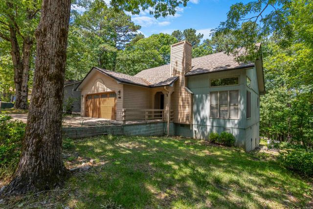 10 Balenciaga Way, Hot Springs Village, AR 71909