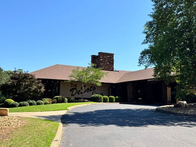10 Balenciaga Way, Hot Springs Village, AR 71909
