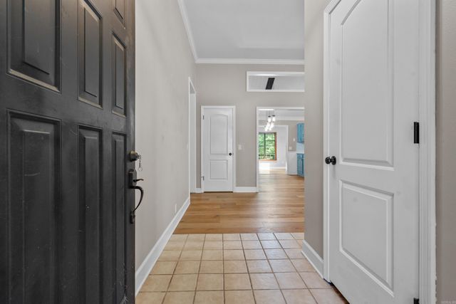 10 Balenciaga Way, Hot Springs Village, AR 71909