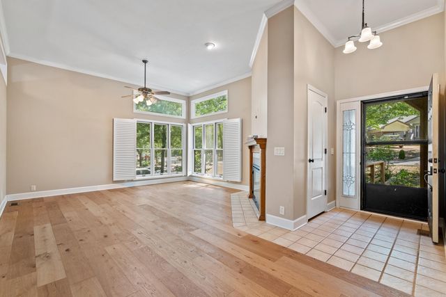10 Balenciaga Way, Hot Springs Village, AR 71909
