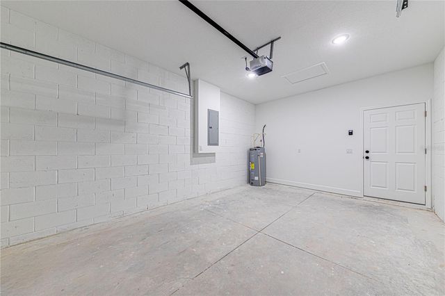 354 FISHER WAY, Ocklawaha, FL 32179