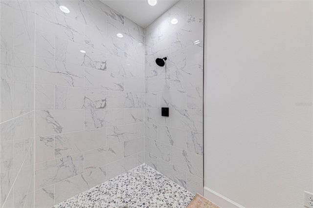 354 FISHER WAY, Ocklawaha, FL 32179