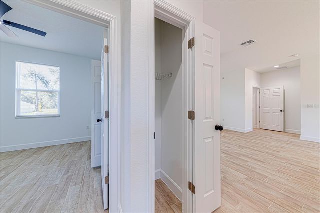 354 FISHER WAY, Ocklawaha, FL 32179