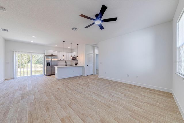 354 FISHER WAY, Ocklawaha, FL 32179