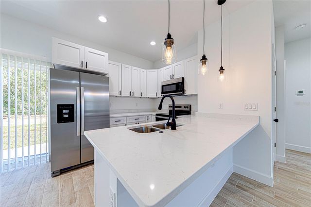 354 FISHER WAY, Ocklawaha, FL 32179