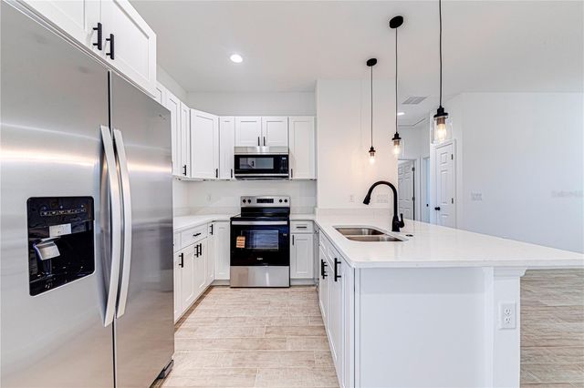 354 FISHER WAY, Ocklawaha, FL 32179