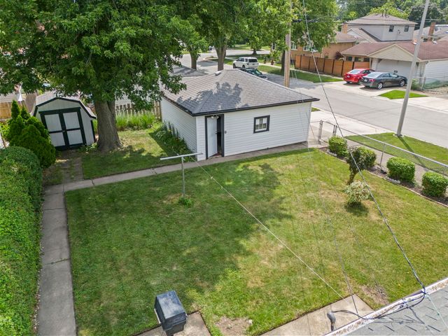 8945 Sproat Avenue, Oak Lawn, IL 60453