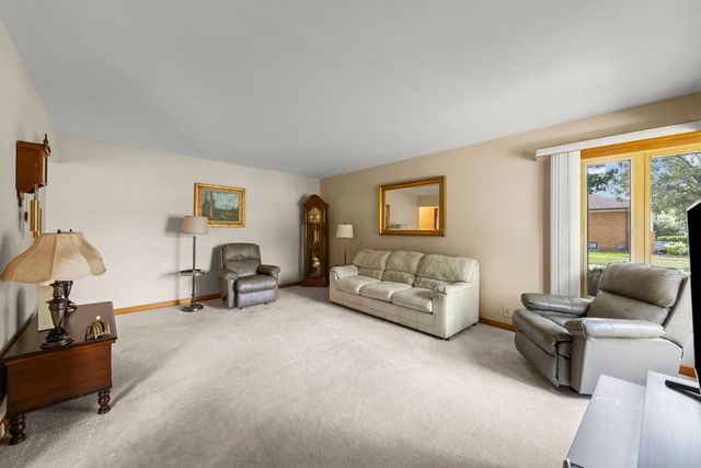 8945 Sproat Avenue, Oak Lawn, IL 60453