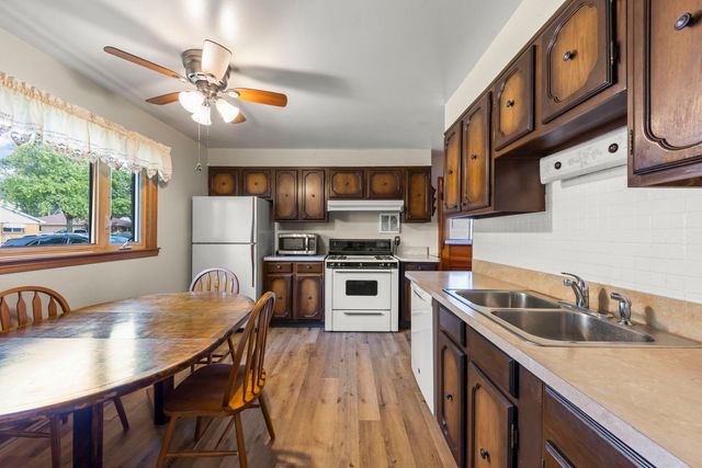 8945 Sproat Avenue, Oak Lawn, IL 60453