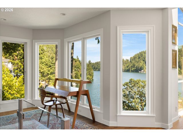 2470 SUMMIT Ct, Lake Oswego, OR 97034