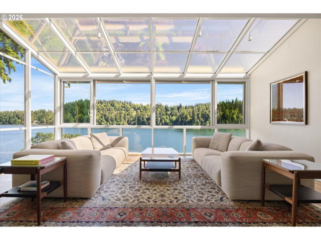 2470 SUMMIT Ct, Lake Oswego, OR 97034
