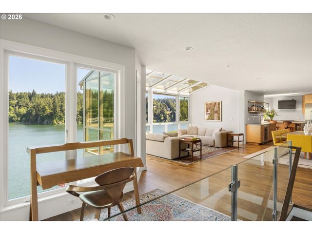2470 SUMMIT Ct, Lake Oswego, OR 97034