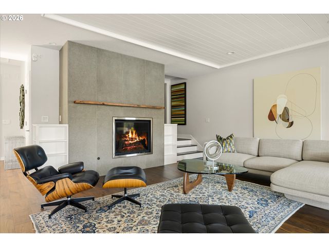 2470 SUMMIT Ct, Lake Oswego, OR 97034