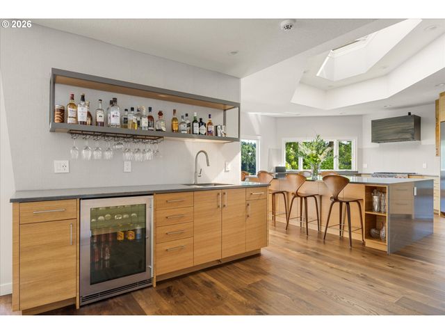 2470 SUMMIT Ct, Lake Oswego, OR 97034