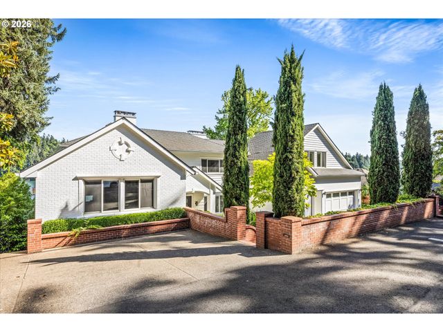 2470 SUMMIT Ct, Lake Oswego, OR 97034