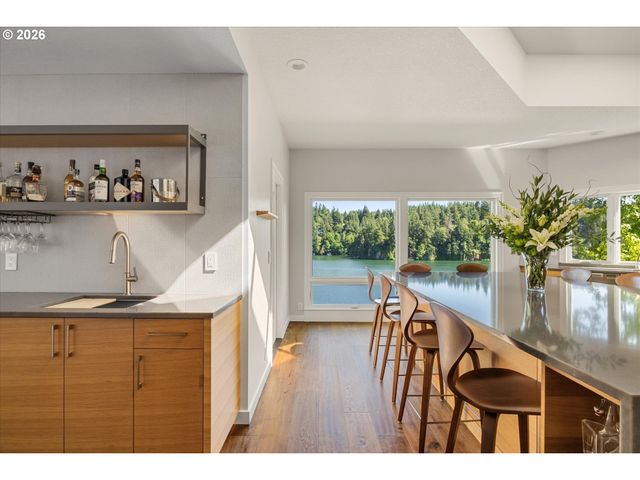 2470 SUMMIT Ct, Lake Oswego, OR 97034