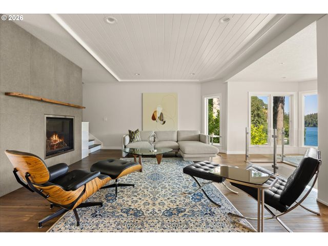 2470 SUMMIT Ct, Lake Oswego, OR 97034