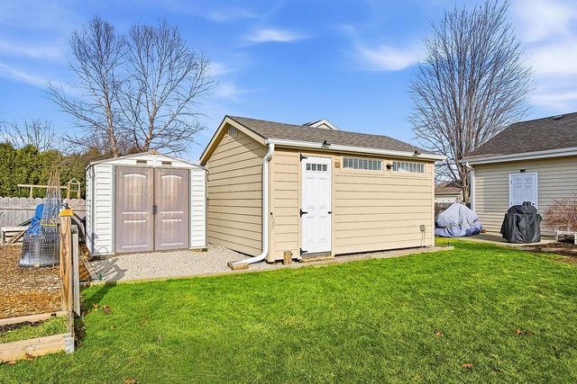 706 Bridlewood Lane, Watertown, WI 53094