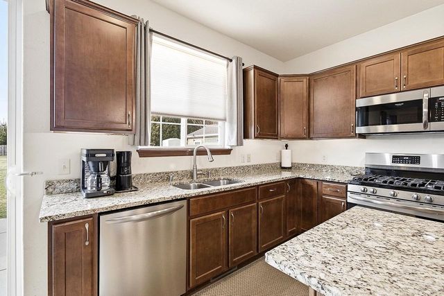 706 Bridlewood Lane, Watertown, WI 53094