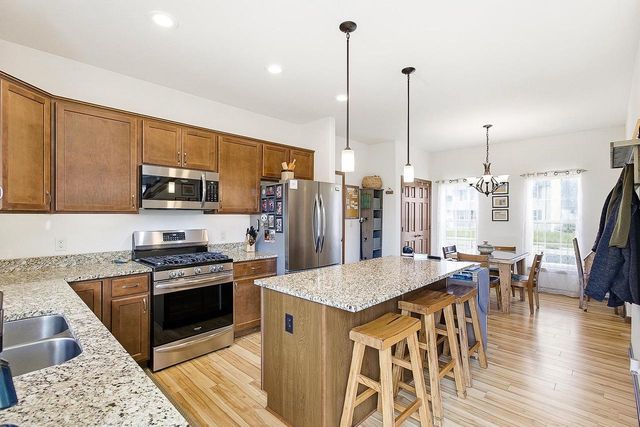 706 Bridlewood Lane, Watertown, WI 53094