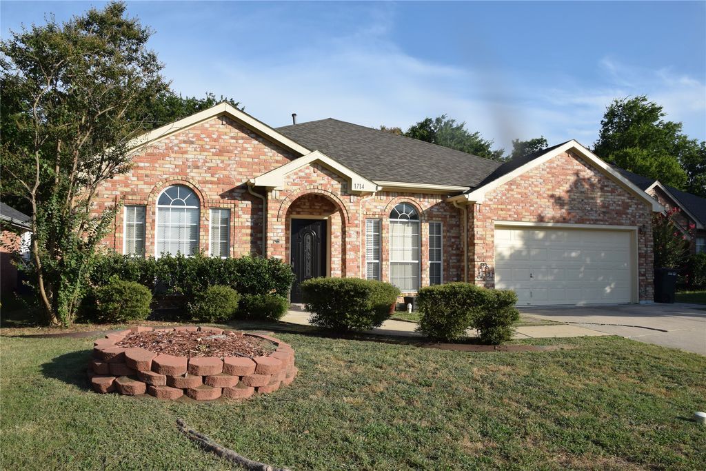 1714 Farmington Drive, Mansfield, TX 76063