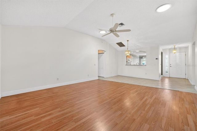 1305 LA ESTRELLITA WAY, The Villages, FL 32162